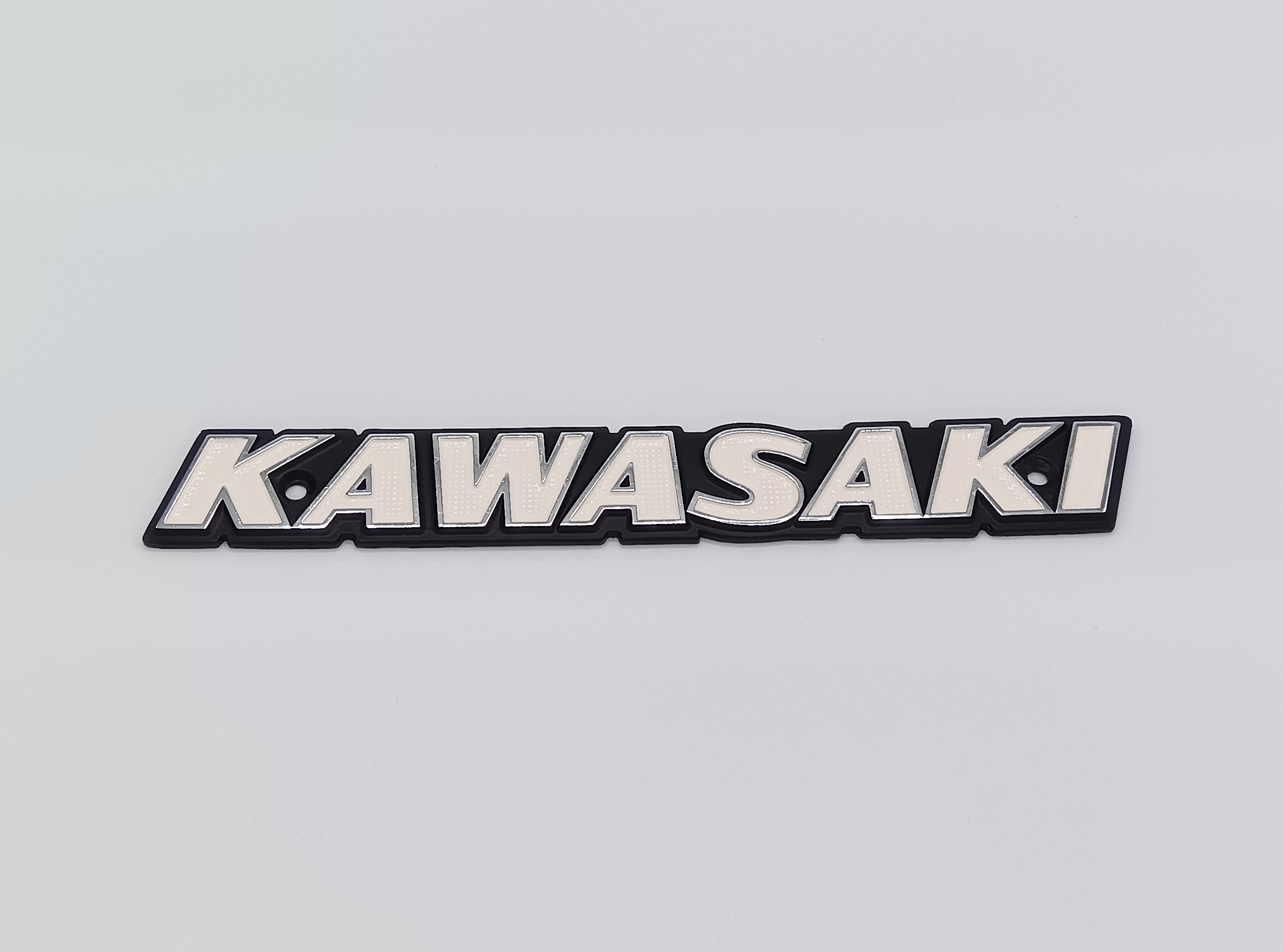 1976年 KH100 FUEL TANK EMBLEM "Kawasaki"